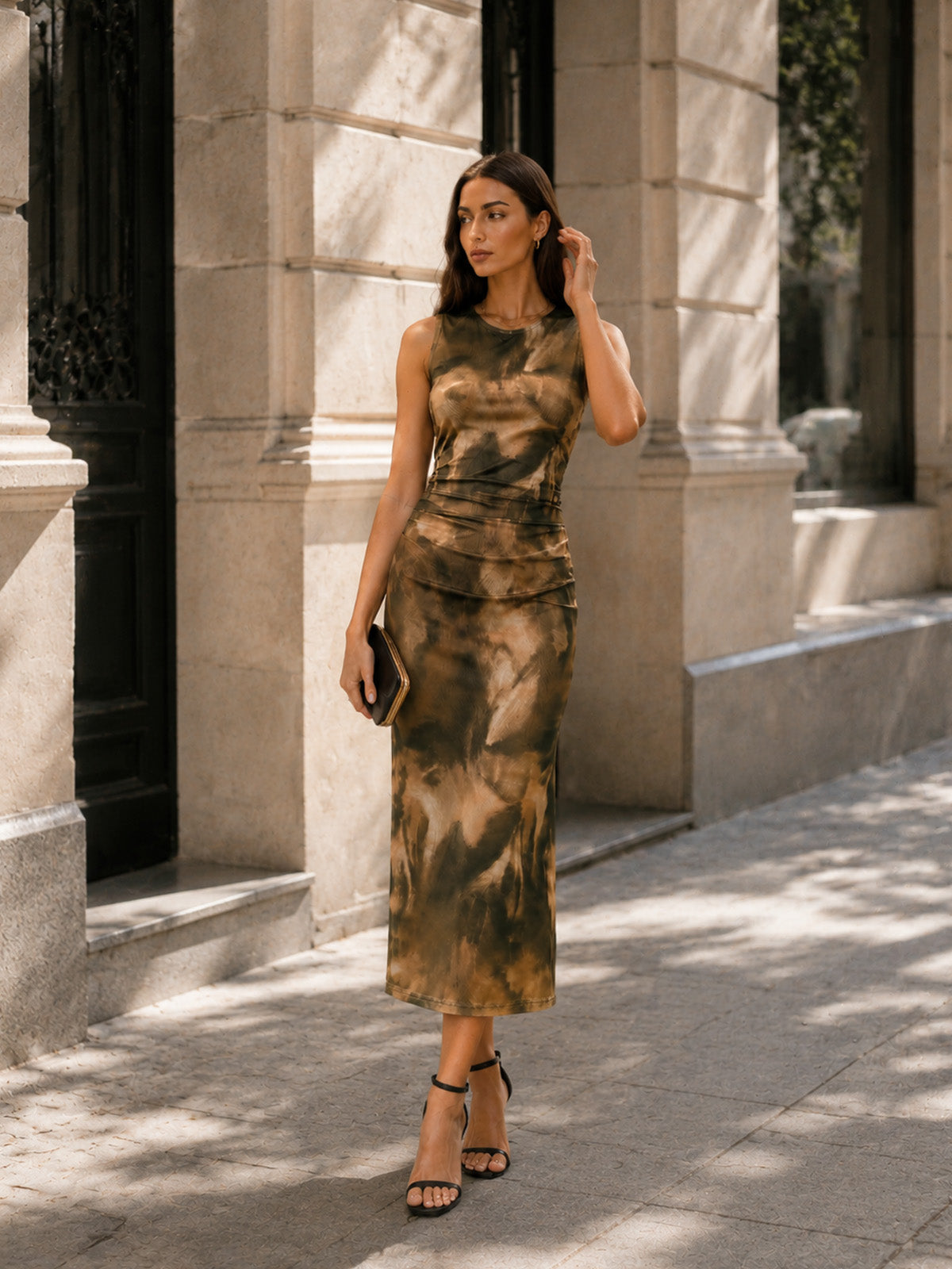 Vestido maxi slim de manga larga con cuello alto de malla floral para invitada de boda de primavera