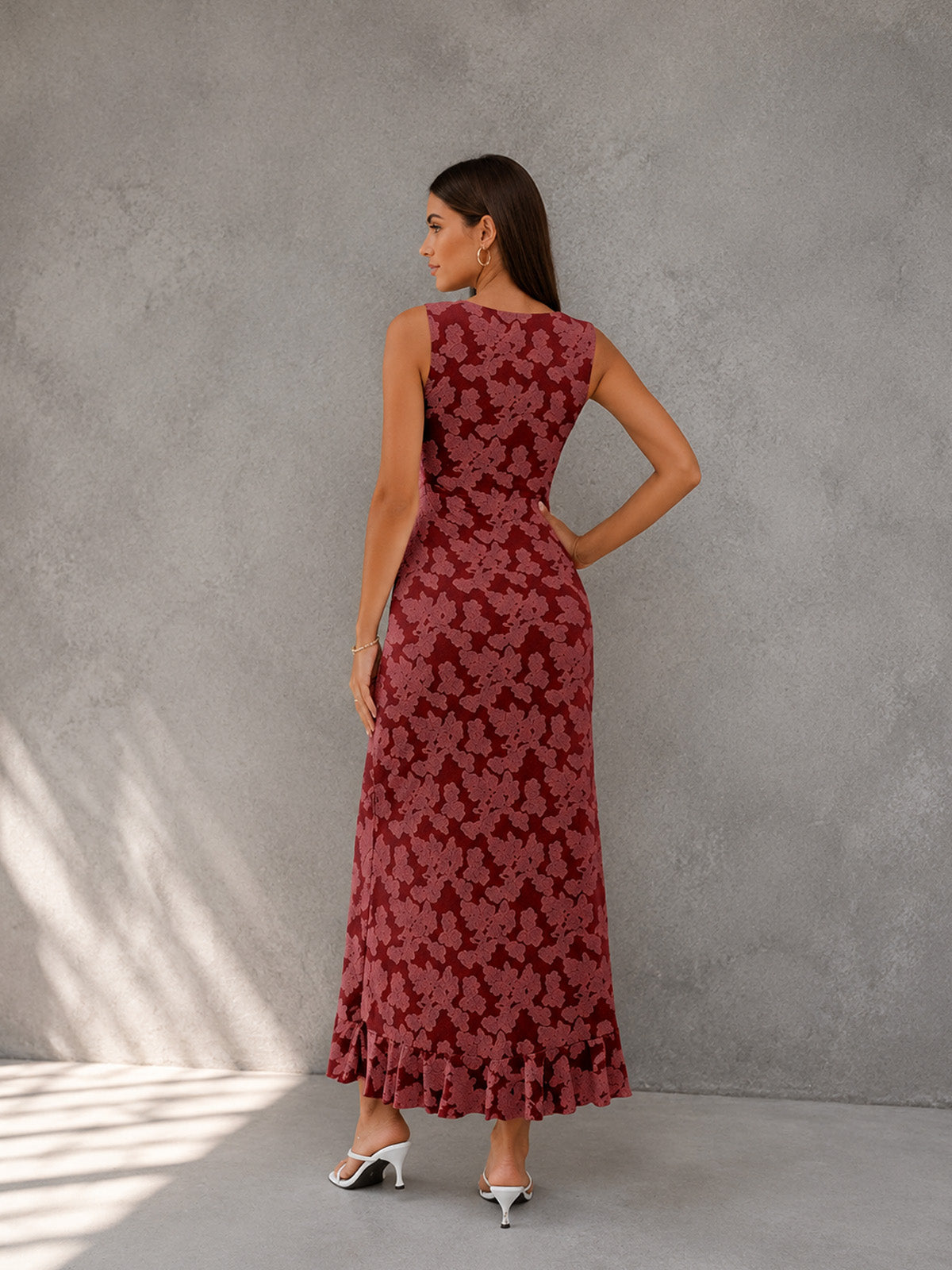 Women’s Romantic Lace Round Neck Sleeveless Slim Maxi Floral Dress