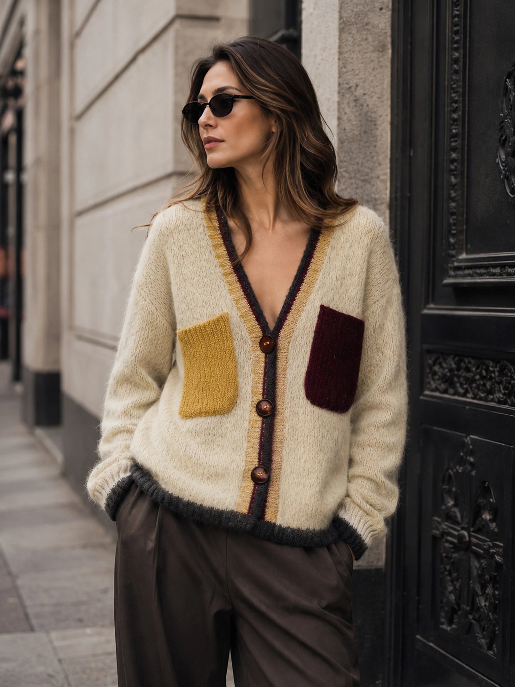 Women’s Ivory Casual Knit V Neck Long Sleeve Relaxed Fit Cardigan Sweater with Contrast Pocket Detail