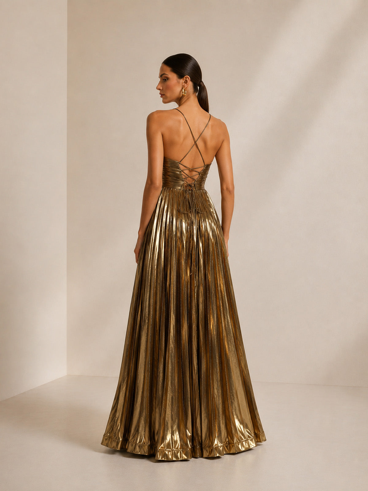 Women’s Gold Elegant Metallic Pleated Halter Neck Sleeveless A-Line Maxi Dress