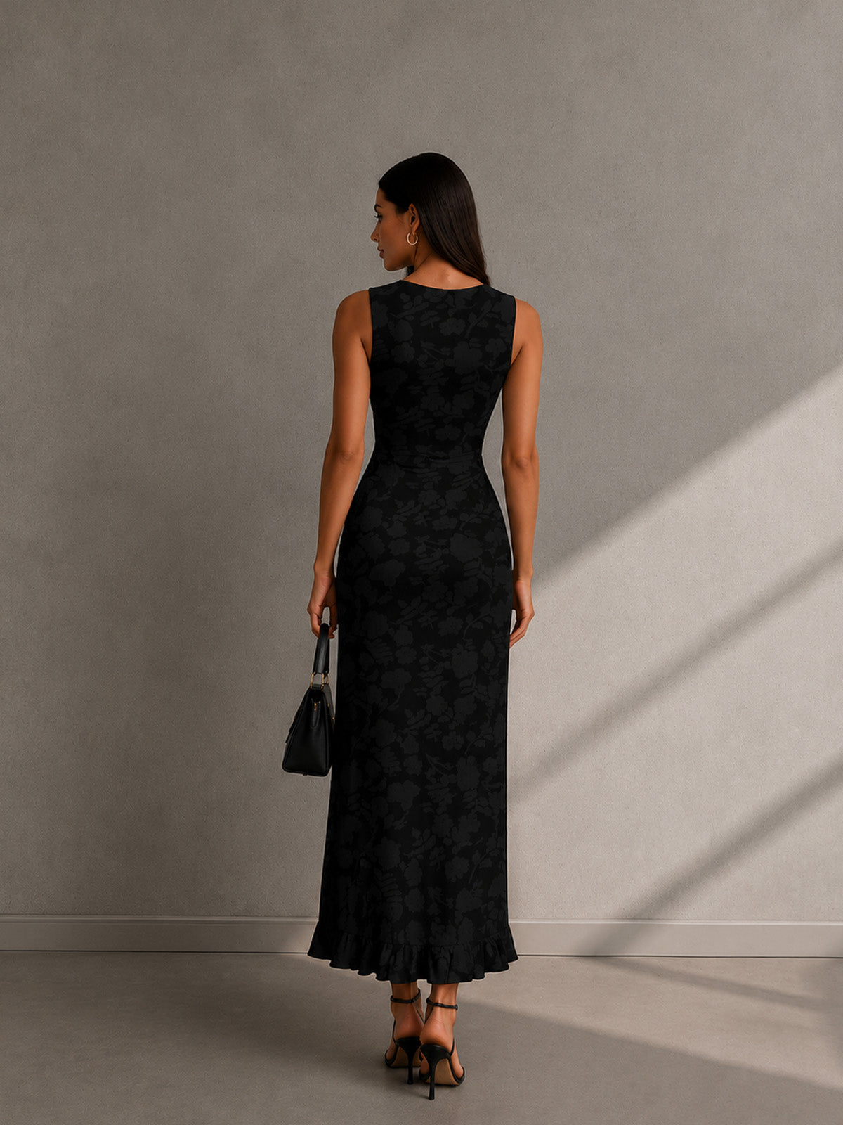 Women’s Romantic Lace Round Neck Sleeveless Slim Maxi Floral Dress