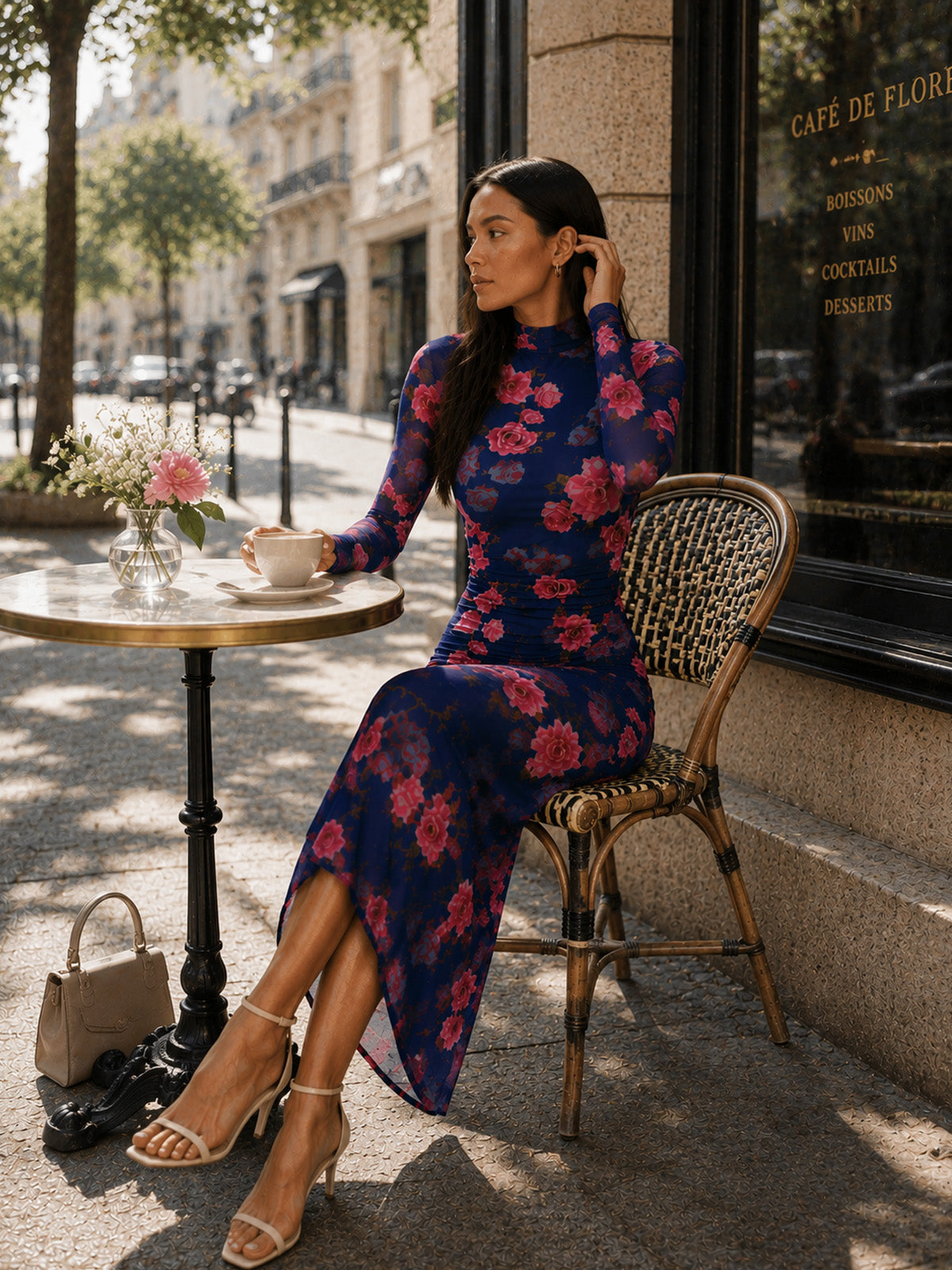 Vestido maxi slim de manga larga con cuello alto de malla floral para invitada de boda de primavera