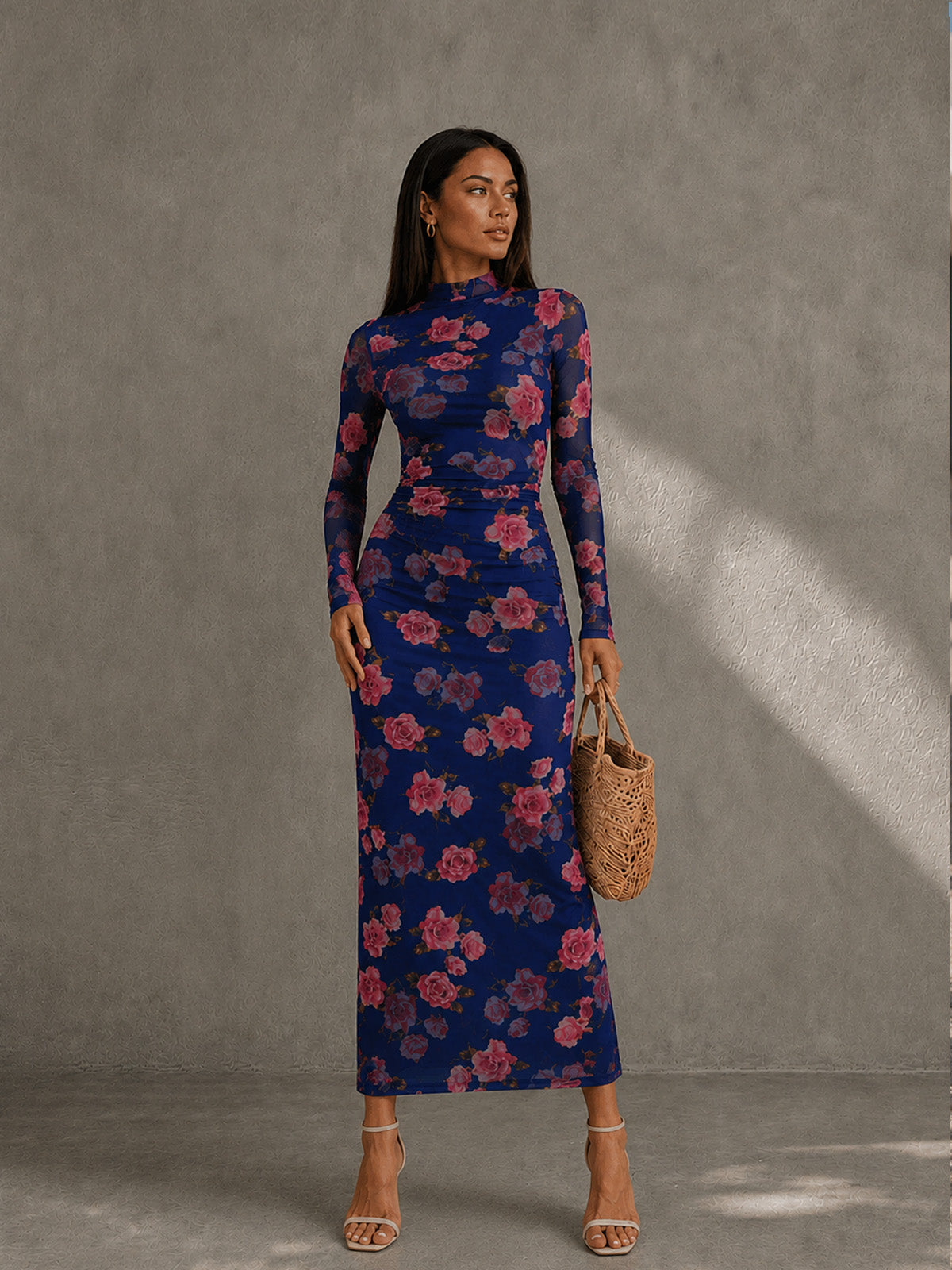 Vestido maxi slim de manga larga con cuello alto de malla floral para invitada de boda de primavera