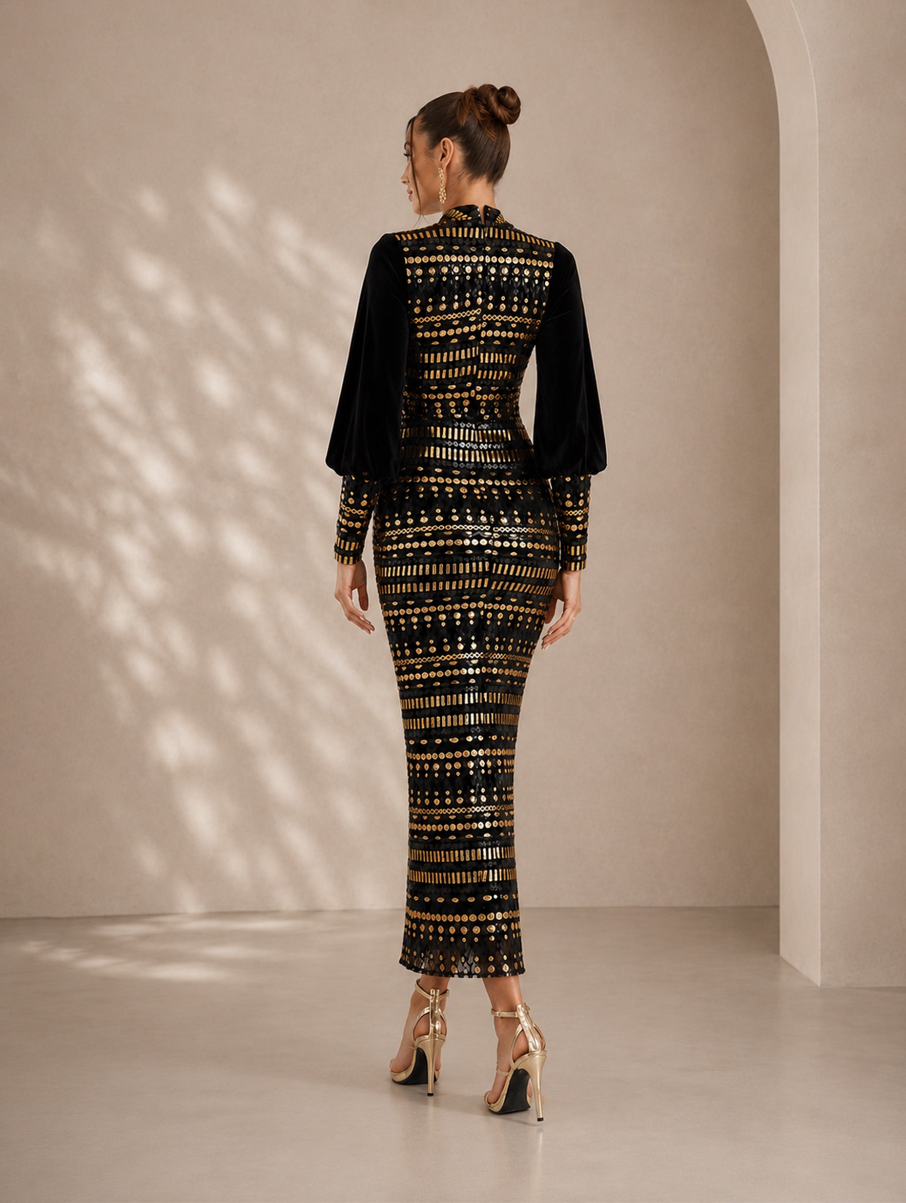 Women’s Black Gold Vintage Sequin Polyester Blend Crew Neck Bishop Sleeve Regular Maxi Prom Dress