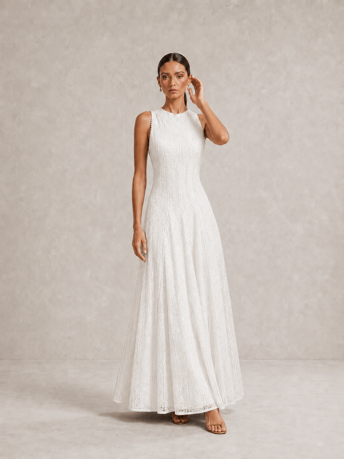 Women’s Black Sophisticated Lace Crew Neck Sleeveless A-Line Maxi Dress